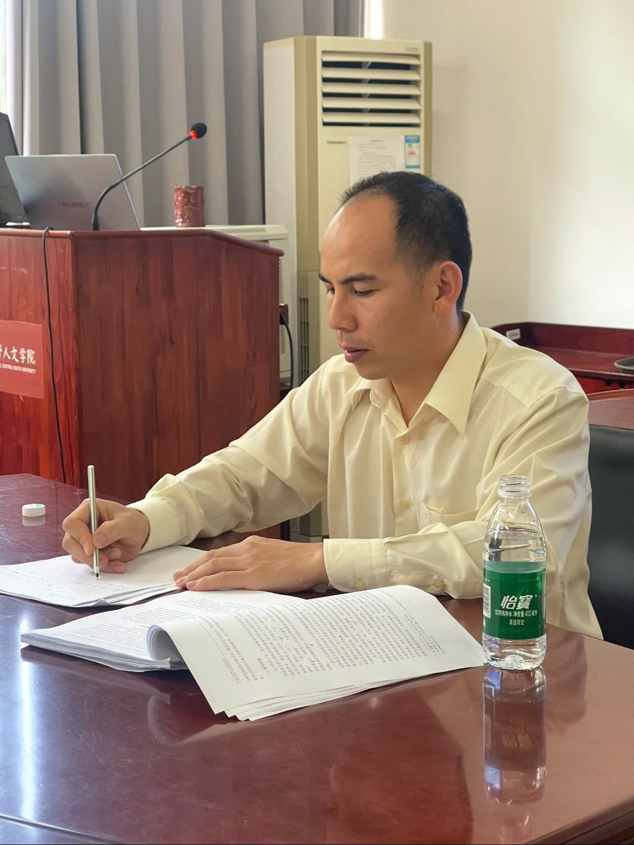 Theo sát hồ sơ, tận tâm chuyên nghiệp